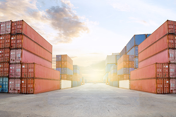Demurrage vs Detention_Differences and How to Avoid Charges_blog content_container